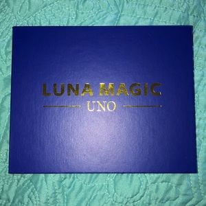 Luna magic eyeshadow pallet